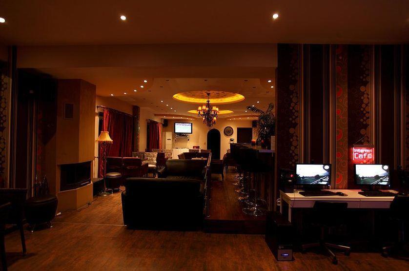 Pantheon Hotel & Suites Nerotriviá Buitenkant foto